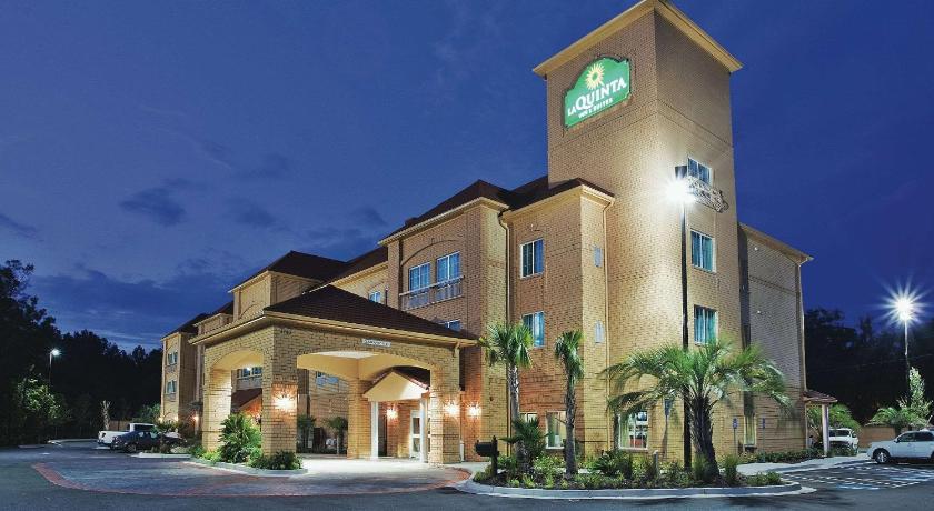 La Quinta Inn and Suites in Liberty County